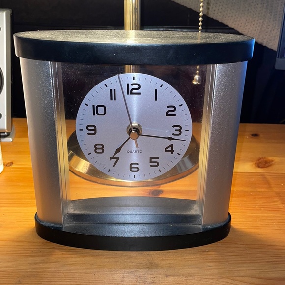 Quartz Clock GUC 7.5”x7.5” - Picture 3 of 3